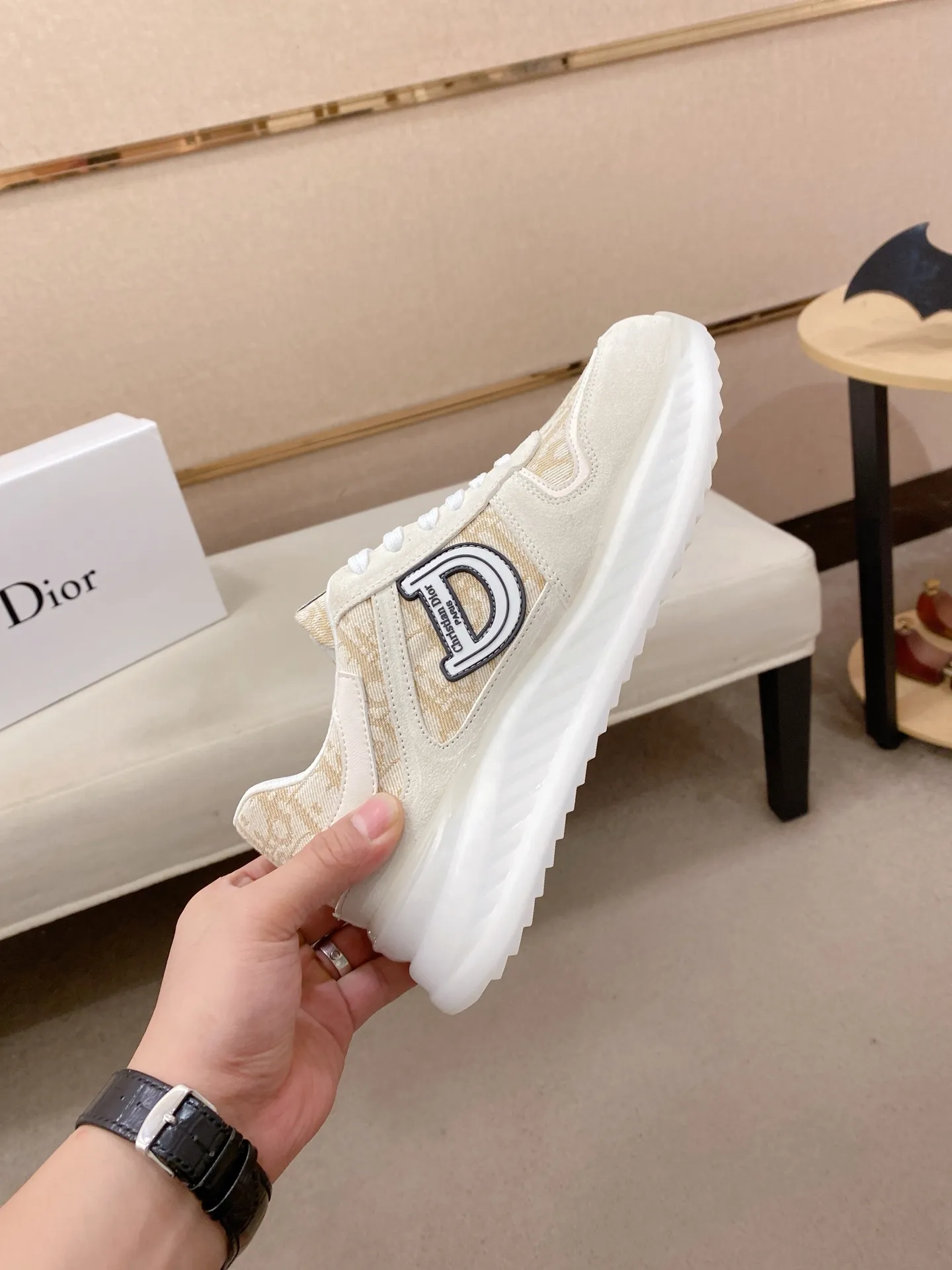 Men's shoes💰 462💰🇮🇹🇮🇹Dior d The new model is on sale at the same time at the counter. The upper 🇮🇹 is imported Italian first-layer cowhide, and the lining is fully imported sheepskin 💪💪. It is a complete 1⃣️ to 1⃣️ replica 🇮🇹💪💪, ⚠ Sole: The original sole is specially provided by the original factory. The exclusive movable molded sole is super comfortable. ⚠Original factory single goods, 🔍🔍high quality, you can enter and leave the counter at will, welcome to compare⚠. Code number:38-44